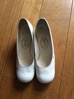 Witte (trouw)schoenen, Kleding | Dames, Schoenen, Ophalen of Verzenden, Schoenen met lage hakken, Wit, Zo goed als nieuw