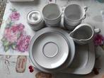 Witte borden met blauwe rand en andere met bloemen., Ophalen of Verzenden, Gebruikt