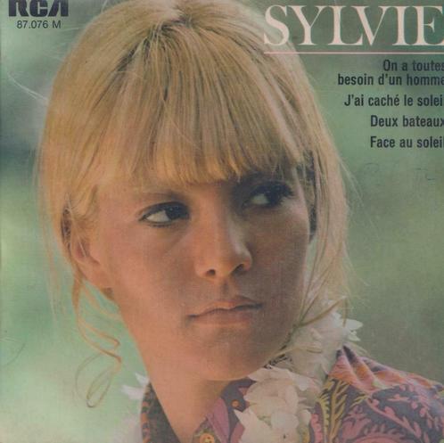 Sylvie Vartan – On a toutes besoin d’un homme + 3 – EP, CD & DVD, Vinyles Singles, Utilisé, EP, Pop, 7 pouces, Enlèvement ou Envoi