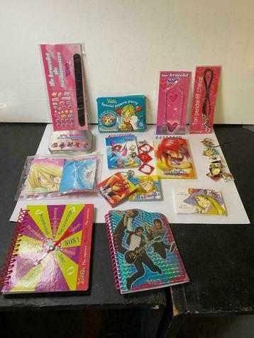 lot de goodies W I T C H, Enlèvement ou Envoi, Comme neuf, Fille