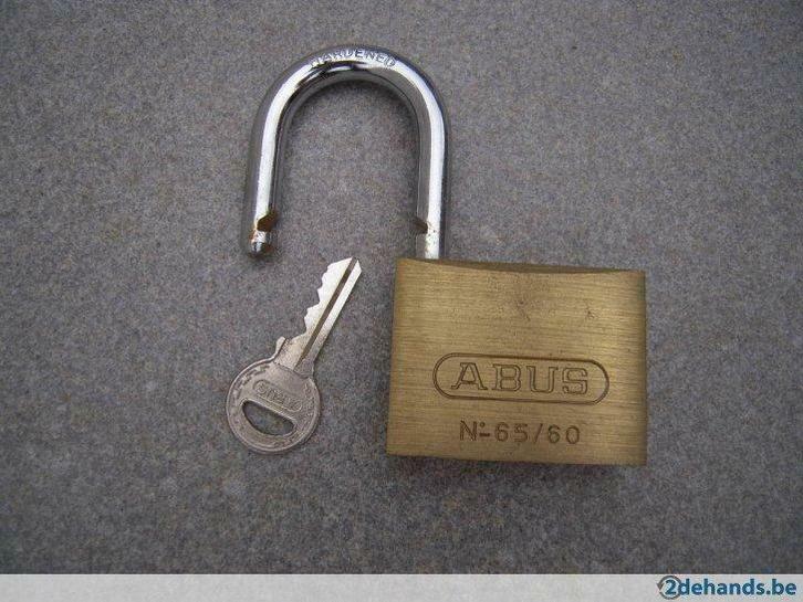 hangslot, cilinder slot,   Abus, Doe-het-zelf en Bouw, Hang- en Sluitwerk, Gebruikt, Slot, Ophalen of Verzenden
