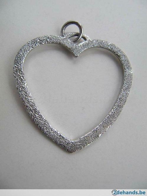 zilveren (met zilverstempel) hanger in de vorm van een hart, Bijoux, Sacs & Beauté, Bracelets à breloques, Neuf, Or, Enlèvement ou Envoi