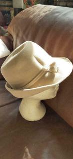 §  chapeau vintage  n1 feutre beige, Vêtements | Femmes, Chapeaux & Casquettes, Comme neuf, Sans, Chapeau, Enlèvement ou Envoi