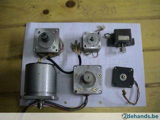jw0078: 50 stuks verschillende modellen van stappenmotoren, Hobby en Vrije tijd, Elektronica-componenten, Gebruikt, Ophalen