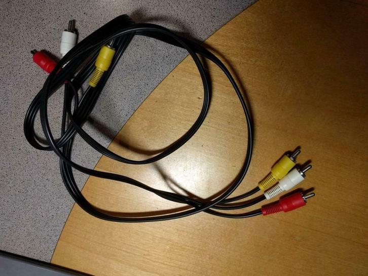 Audio-kabel Tulp (3x) naar Tulp (3x), Audio, Tv en Foto, Audiokabels en Televisiekabels, Zo goed als nieuw, Ophalen of Verzenden