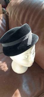 §  chapeau dame  vintage n5  velour noir, 55 cm (S, 6⅞ inch) of minder, Vintage, Ophalen of Verzenden, Hoed