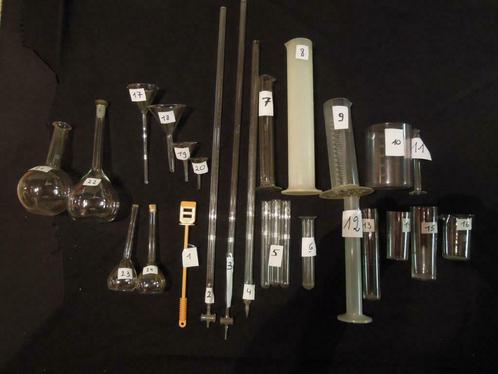 matériel de labo dont verre bécher Val St Lambert rétro vint, Antiquités & Art, Antiquités | Outils & Instruments, Enlèvement ou Envoi