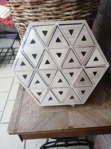 Calendrier de l'Avent hexagonale à tiroirs en bois - 36 cm