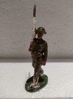 Figurine en papier mâché vintage - Soldat de marche Solido B, Utilisé, Enlèvement ou Envoi