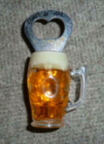 # fles opener / magneet gevulde bier pul " Lloret de Mar ", Enlèvement ou Envoi, Utilisé, Ouvre-bouteille, Autres marques