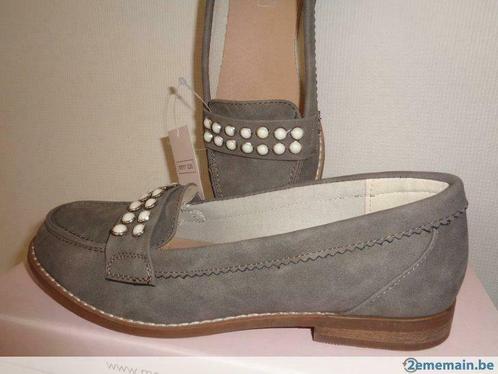 chaussures dame (mocassins) pointure 37 NEUVES, Kleding | Dames, Schoenen, Nieuw, Ballerina's, Bruin, Ophalen of Verzenden