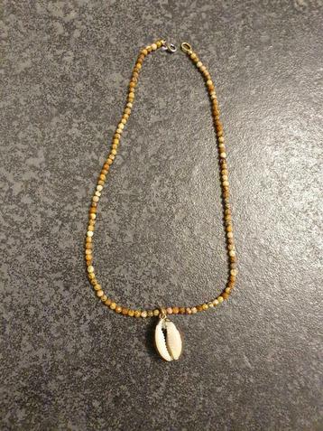 Ketting met schelp, Pierre ou Minéral, Enlèvement ou Envoi, Beige, Avec pendentif