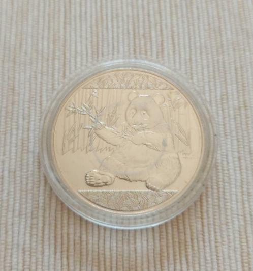 China - .999 Silver Plated Herdenkingsmunt - 'Sitting Panda', Timbres & Monnaies, Monnaies | Asie, Monnaie en vrac, Envoi