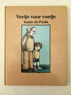 Voetje voor voetje - Tomie dePaola, Boeken, Ophalen of Verzenden, Gelezen, Fictie algemeen