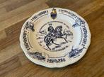 Assiette décorative "compagnie de gendarmerie de GIEN", Antiquités & Art, Enlèvement ou Envoi