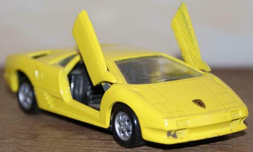 MAISTO (Collectie SHELL) - Lamborghini Diablo geel 1:40, Hobby en Vrije tijd, Modelauto's | Overige schalen, Zo goed als nieuw