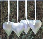 4 decoratieve harten in metaal 25 cm, Huis en Inrichting, Decoratie, Ophalen of Verzenden, Zo goed als nieuw