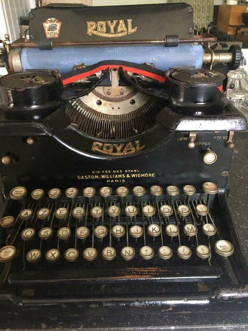 Machine à écrire Royal 10, Antiquités & Art, Antiquités | Bureau & Affaires