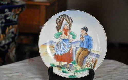 assiette decorative houilleuse ray falk, Antiquités & Art, Antiquités | Céramique & Poterie