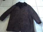 Donkerbruine herenjas - daim, Kleding | Heren, Ophalen of Verzenden, Gedragen, Maat 52/54 (L), Bruin