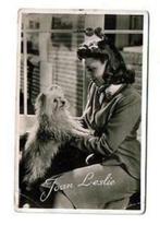 oude prentkaart Joan Leslie - postcard - PHOTO card, Comme neuf, Photo, Enlèvement ou Envoi