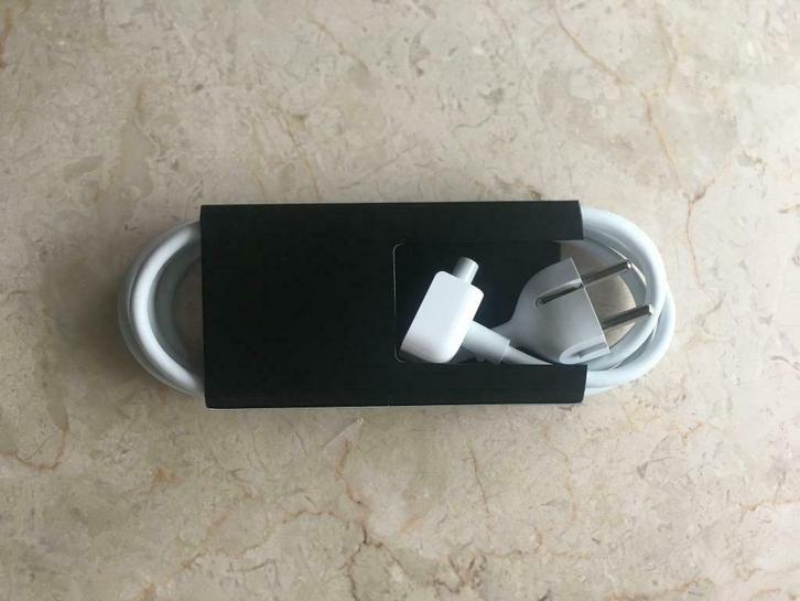 Originele Macbook verlengkabel/power adapter NIEUW, Computers en Software, Overige Computers en Software, Nieuw, Ophalen of Verzenden