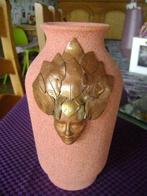 Vase brun clair avec figurine, Comme neuf, Moins de 50 cm, Autres couleurs, Enlèvement ou Envoi