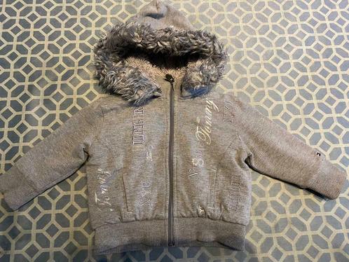 Warme vest Tommy Hilfiger maat 9-12m, Kinderen en Baby's, Babykleding | Maat 74, Gebruikt, Meisje, Jasje, Ophalen of Verzenden