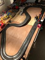 Scalextric Circuit + 7 wagens +Paddock gebouw+rondetellers, Comme neuf, Enlèvement