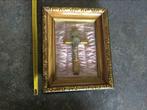 Kruisbeeld in kader met gebogen glas, Ophalen of Verzenden