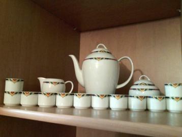 Koffiekan ,  koffiepot , melkkan , suikerpot , eierdopjes  beschikbaar voor biedingen