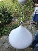 Lustre en métal de couleur  blanche et de forme ovoïde., Ophalen, Zo goed als nieuw