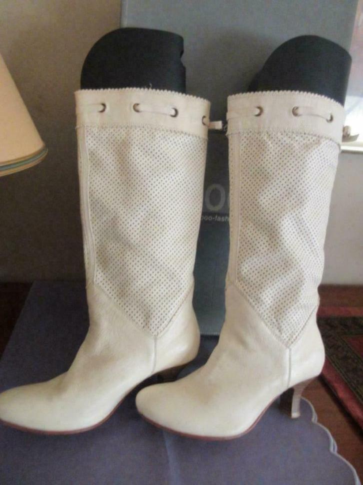 BOO! ECRU LAARZEN  m 38  zomer, Kleding | Dames, Schoenen, Nieuw, Hoge laarzen, Beige, Ophalen of Verzenden