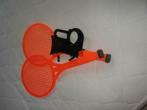 2 raquettes Vintage de couleur orange vif. En plastique. Dim, Enfants & Bébés, Comme neuf, Enlèvement ou Envoi