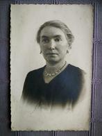 Oude fotokaart dame, Gebruikt, Ophalen of Verzenden, Foto, Voor 1940