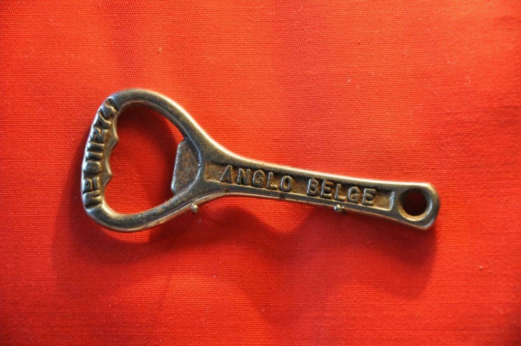 §  decapsuleur ancien en metal  anglo belge (39), Enlèvement ou Envoi, Utilisé, Ouvre-bouteille, Autres marques