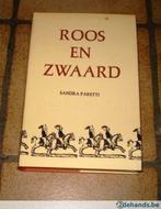 Historische roman : Roos en Zwaard van Sandra Paretti, Boeken, Gelezen, Ophalen of Verzenden, Nederland
