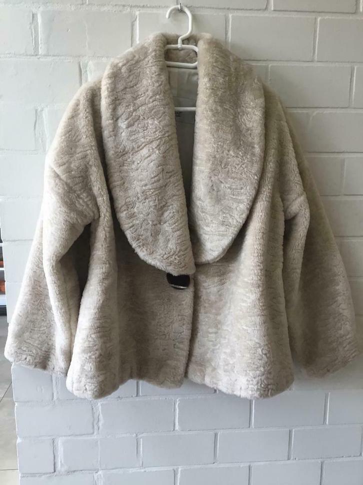 Winterjas KYUSO Joke & Egidio, Kleding | Dames, Jassen | Winter, Zo goed als nieuw, Maat 38/40 (M), Beige, Ophalen of Verzenden