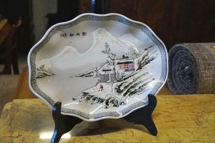 Antiek handgeschilderde chinees porseleinen schotel 31 x 24, Antiek en Kunst, Antiek | Porselein, Ophalen of Verzenden