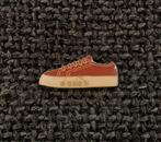 PIN - DIADORA - SNEAKERS, Verzamelen, Verzenden, Gebruikt, Merk, Speldje of Pin