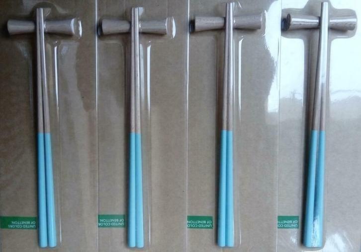 Baguettes chinoises avec supports ( United Benetton ), Maison & Meubles, Cuisine | Couverts, Neuf, Ensemble de couverts, Bois