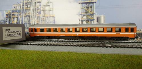 LS Models 12016 2de klas rijtuig I10B-airco-C1 NMBS (#36), Hobby & Loisirs créatifs, Trains miniatures | HO, Comme neuf, Wagon