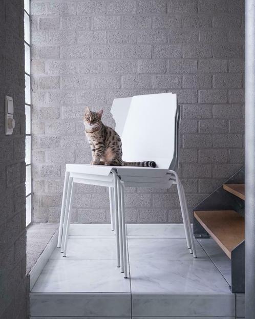 'Witte Non' metalen stoel — Bram Boo, Huis en Inrichting, Stoelen, Gebruikt, Vijf, Zes of meer stoelen, Metaal, Wit, Ophalen