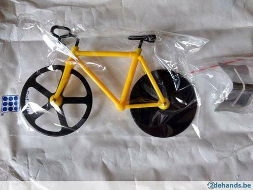 pizza cutter fiets design bike geel zwart, Huis en Inrichting, Keuken | Keukenbenodigdheden, Nieuw, Ophalen of Verzenden