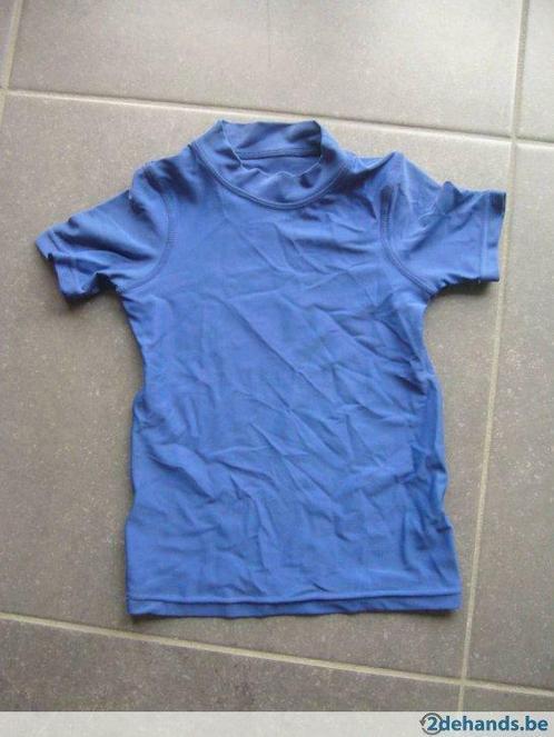 Donkerblauwe zwem t-shirt - maat 98-104, Kinderen en Baby's, Kinderkleding | Maat 98, Gebruikt, Jongen, Sport- of Zwemkleding