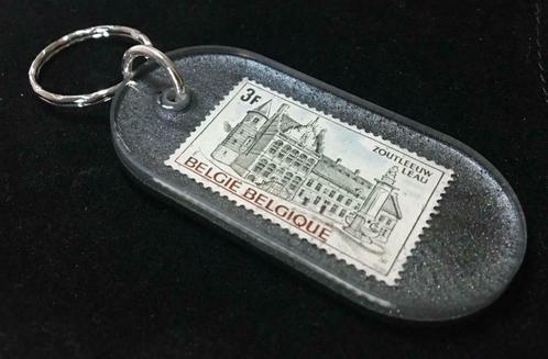 Sleutelhanger met Postzegel Zoutleeuw 1964, Bijoux, Sacs & Beauté, Accessoires Autre, Neuf, Enlèvement ou Envoi