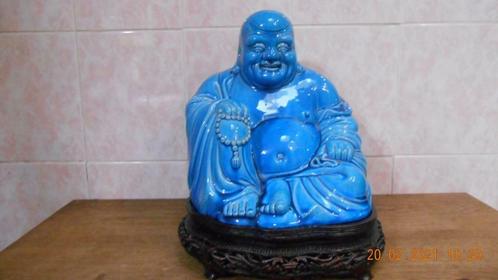 ancien Bouddha bleu azur porcelaine sur socle bois rouge, Maison & Meubles, Accessoires pour la Maison | Statues de Bouddha, Utilisé