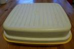 Tupperware brooddoos "Bread Stor N Serve", Ophalen of Verzenden, Gebruikt, Geel, Bus of Trommel