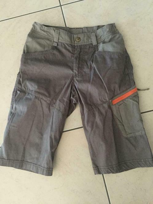 Short Decathlon– Taille 10 ans, Enfants & Bébés, Vêtements enfant | Taille 140, Comme neuf, Garçon ou Fille, Pantalon, Enlèvement ou Envoi