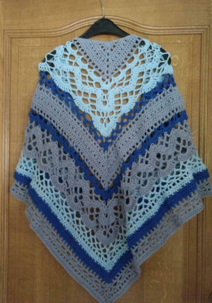 Châle fait main neuf, Kleding | Dames, Truien en Vesten, Nieuw, Overige kleuren, Ophalen of Verzenden